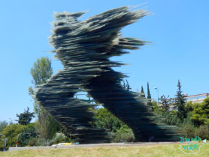 Estátua de vidro em Atenas